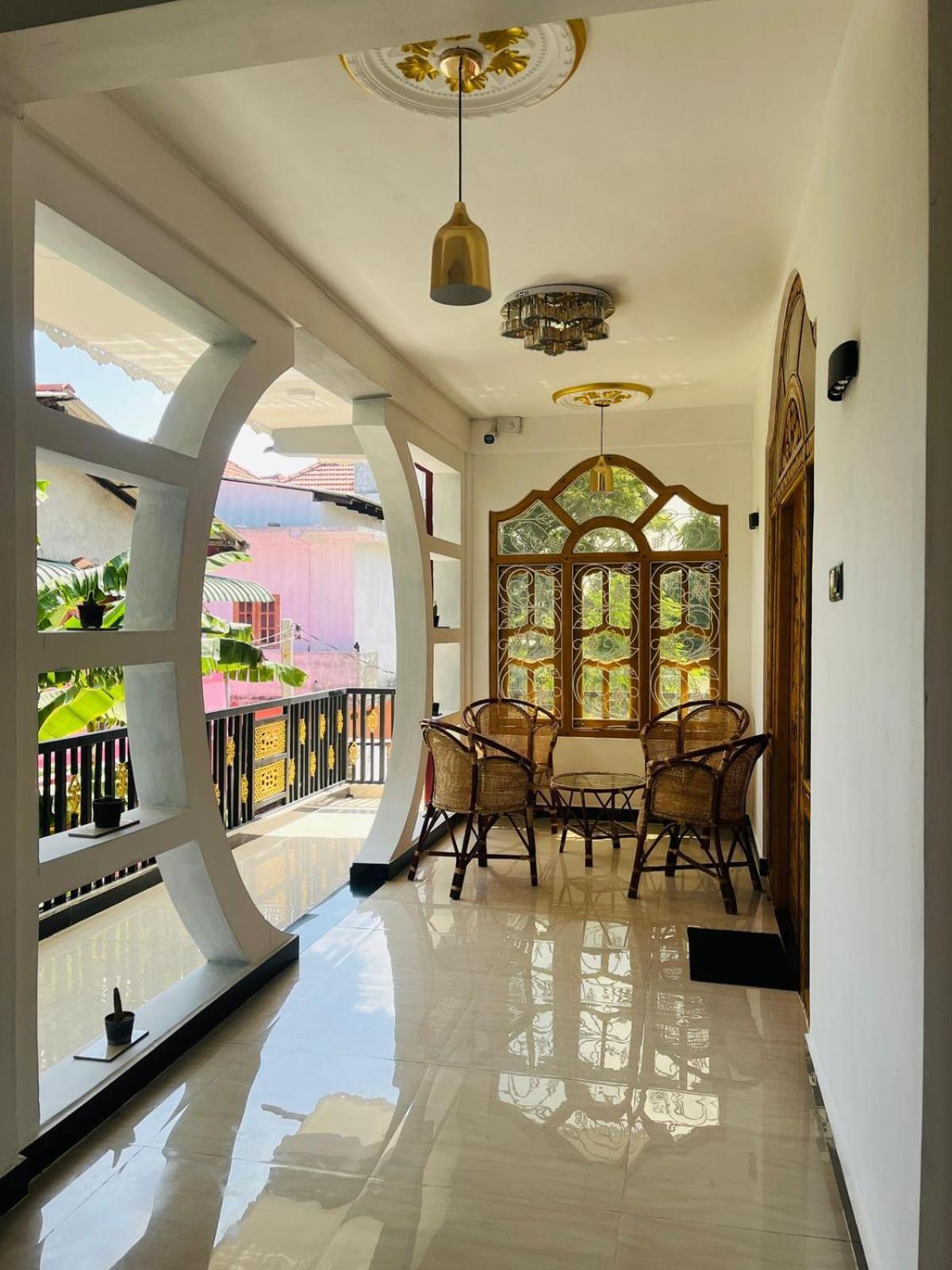 J & J Homestay Jaffna Extérieur photo